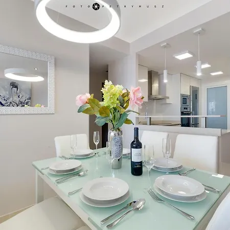 Sea Senses Skyline *